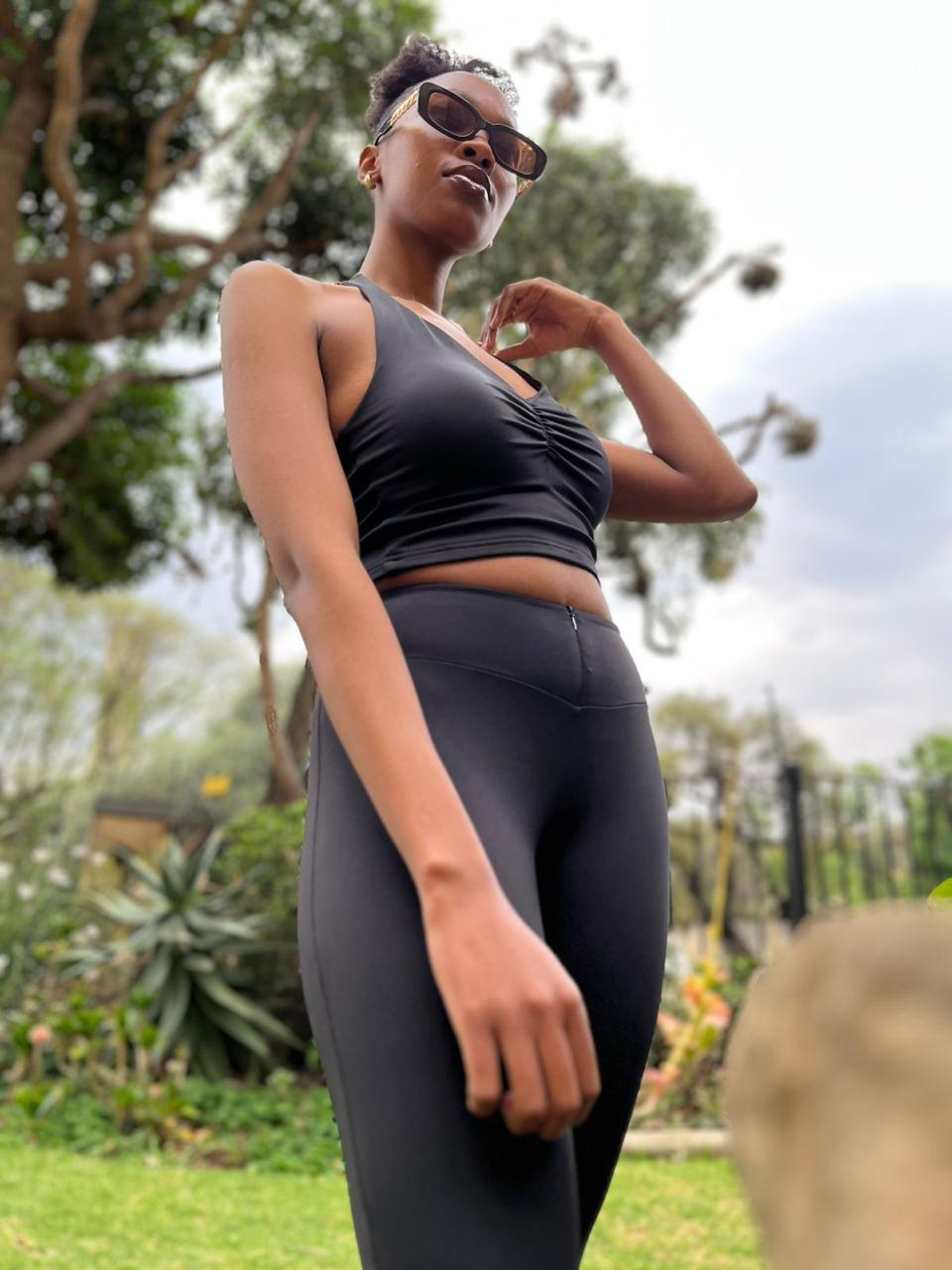(Pre order) Pro Noir™ Flare Legging