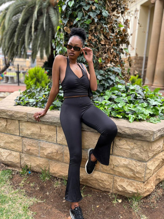 (Pre order) Pro Noir™ Flare Legging