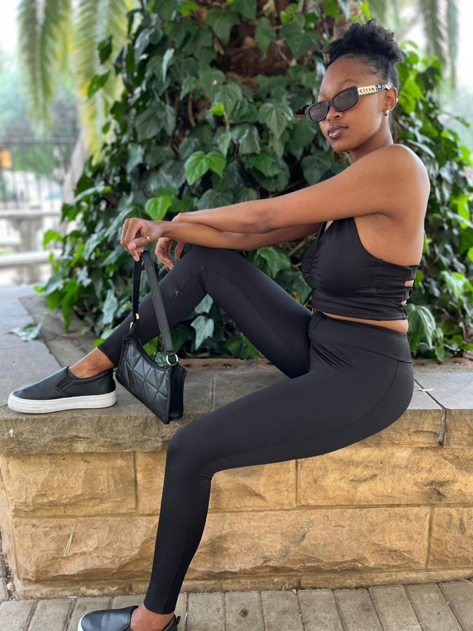 (Pre order) Pro Noir™ Halterneck Top